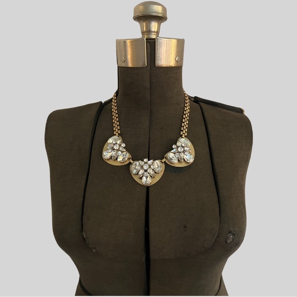 JCREW HEART MOTIF STATEMENT NECKLACE WITH RHINESTONES - GOLDTONE - Picture 2 of 2